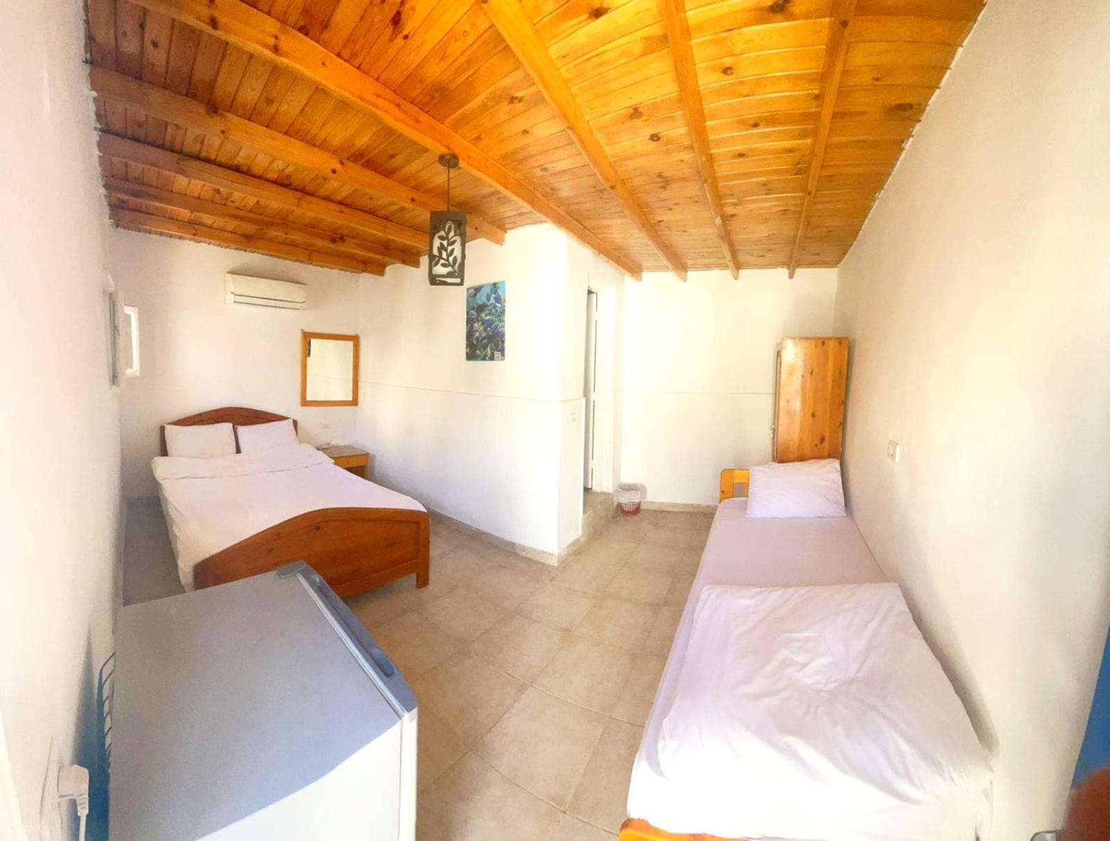 Hostel Auski *