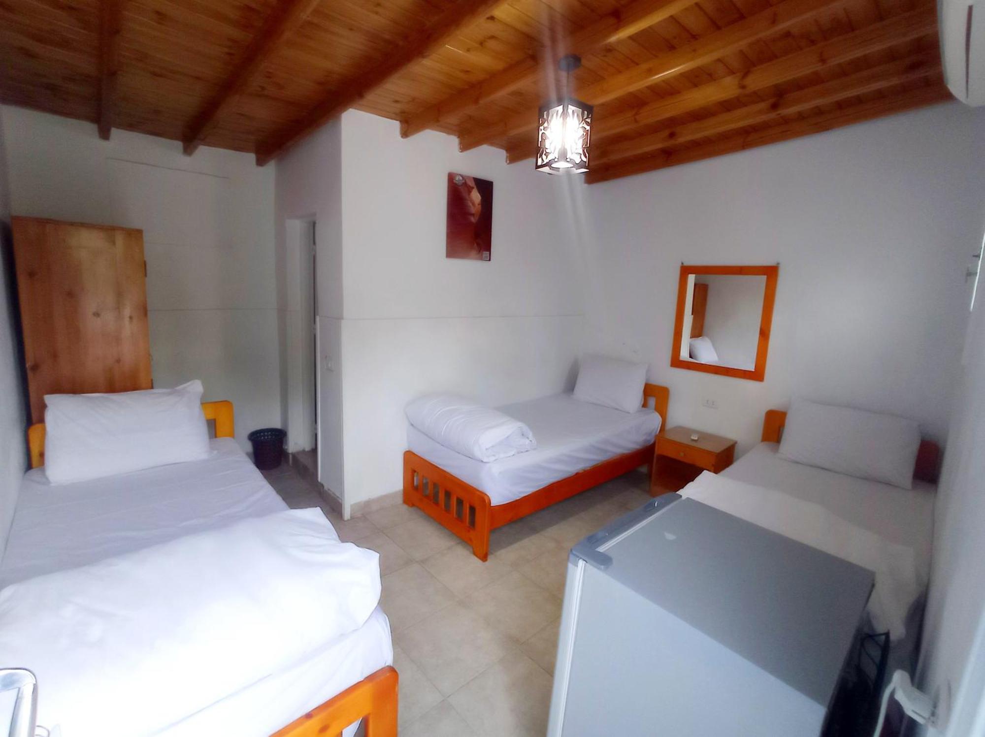 Hostel Auski *
