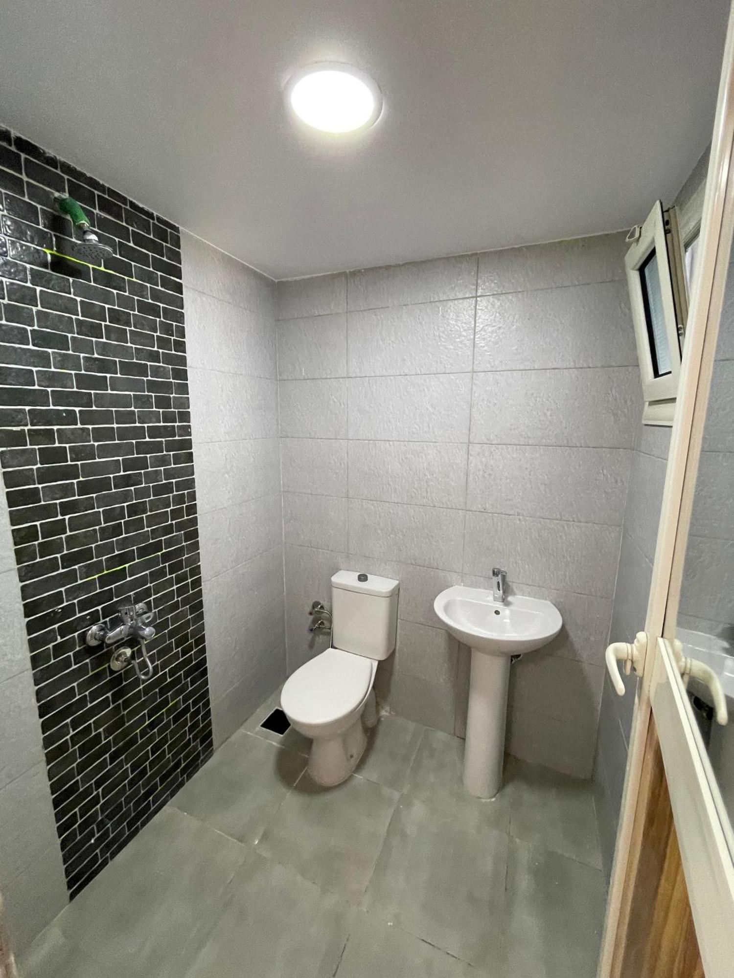 Hostel Auski *